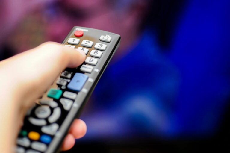 CRTC denies carriers’ request to increase price of basic cable packages
