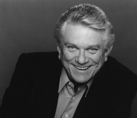 ‘Canada’s Country Gentleman’ Tommy Hunter passes away at 89
